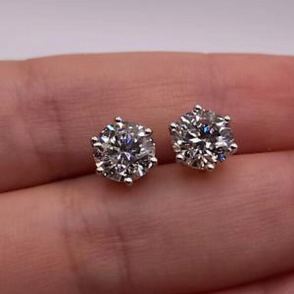 18Kt Gold 2 Ct 6 Prong Lab Grown Diamond Studs Earrings - Picture 1 of 4